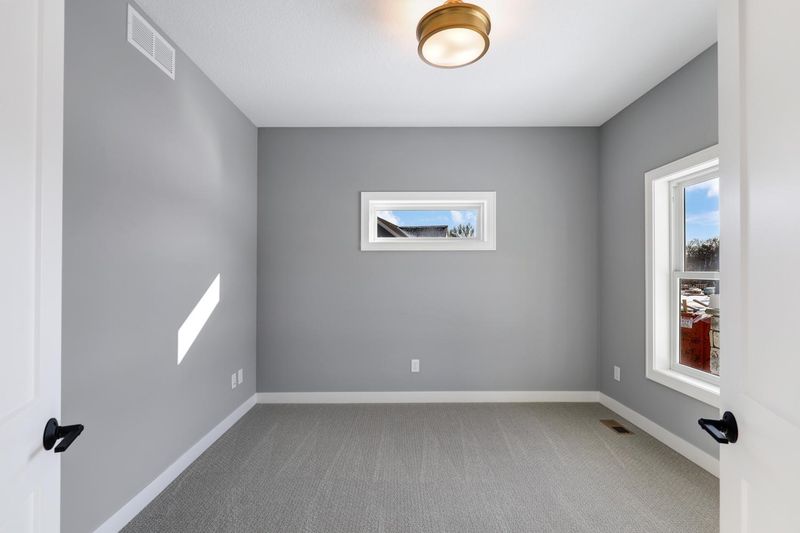 11736 Azure Ln, Inver Grove Heights, MN 55077