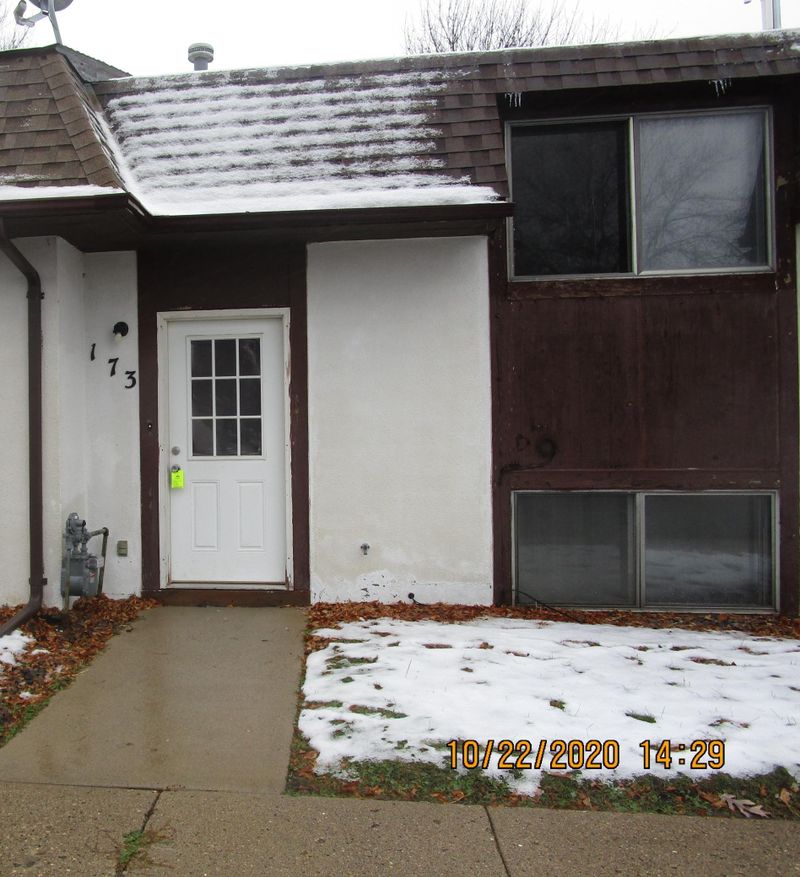 173 22nd St NW, Owatonna, MN 55060