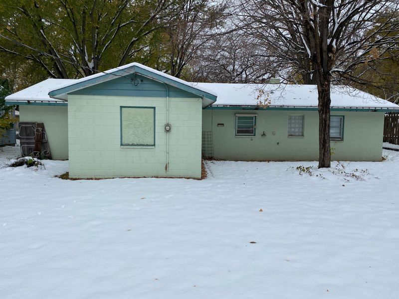 1826 Malvern St, Lauderdale, MN 55113