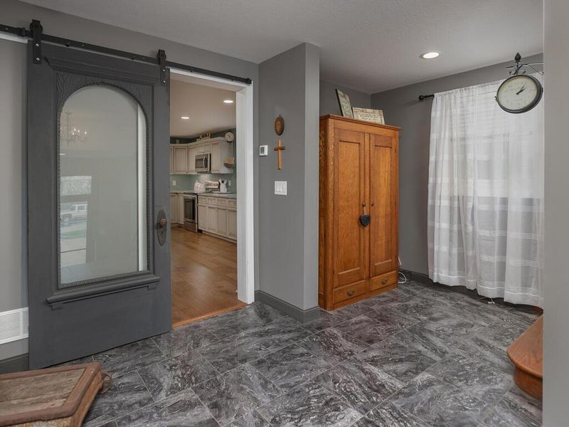 60 W Main St, Lewiston, MN 55952