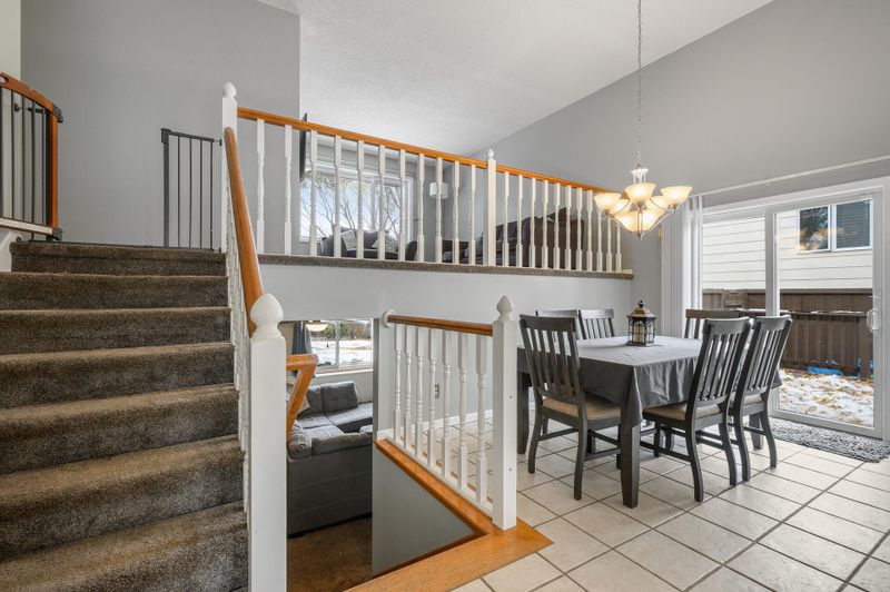 3824 W 137 1/2 St, Burnsville, MN 55337