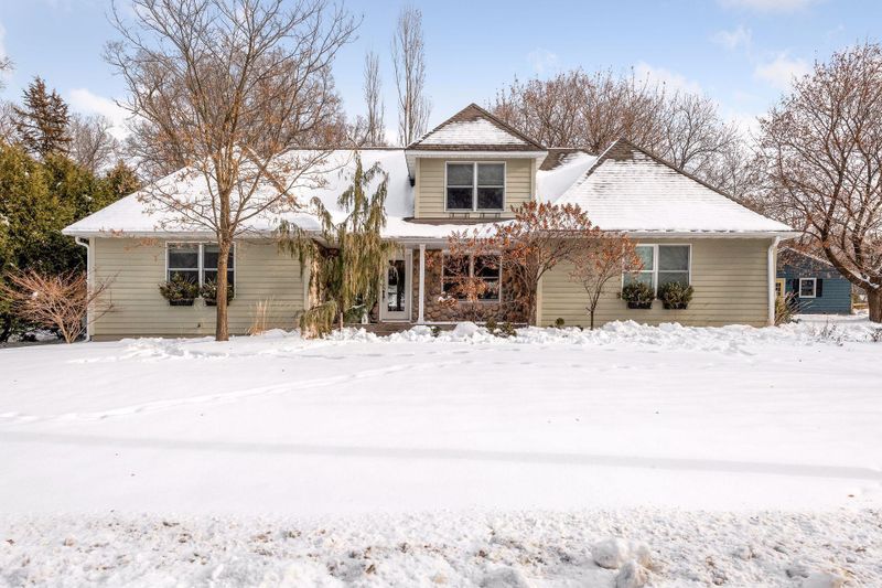3327 Shores Blvd, Wayzata, MN 55391