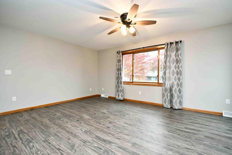 715 37th Ave, Goodview, MN 55987