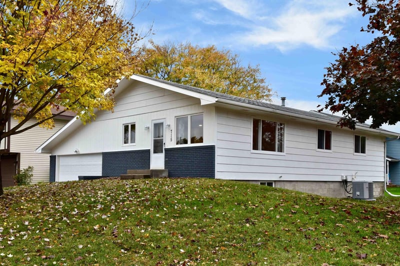 715 37th Ave, Goodview, MN 55987