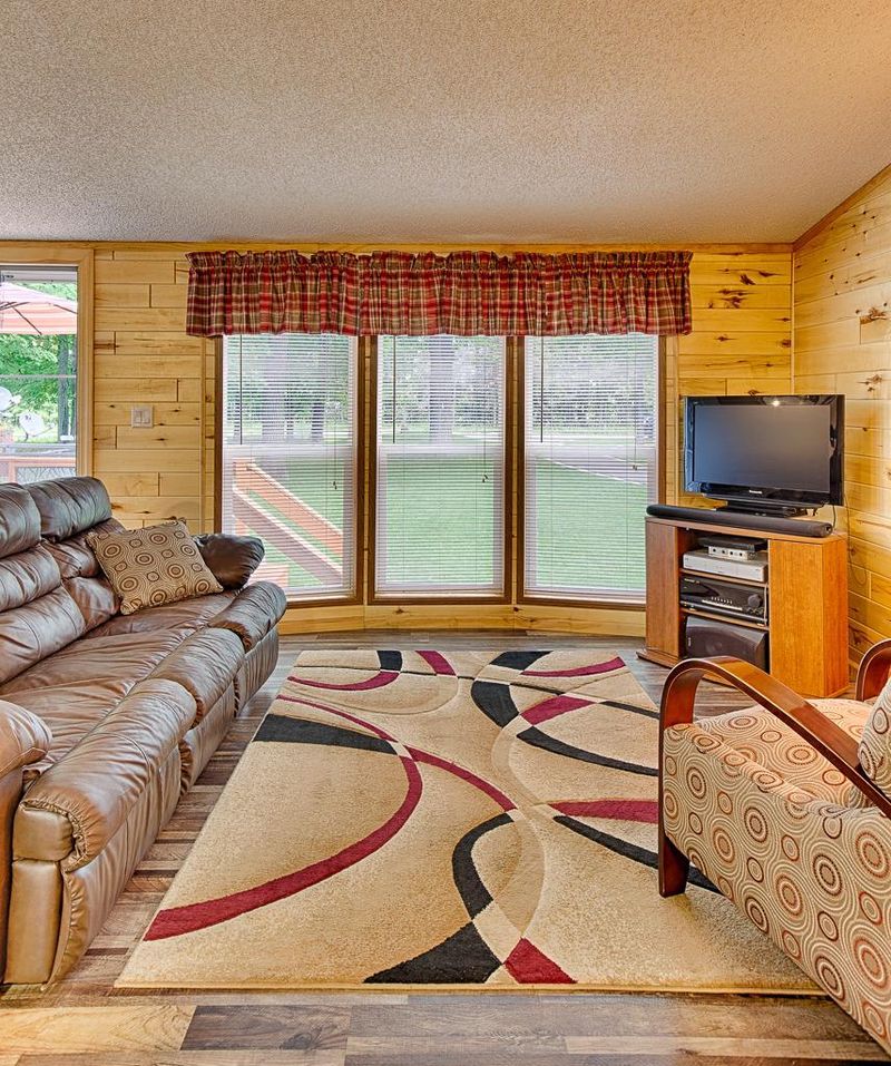 21649 322nd Ave, Isle, MN 56342