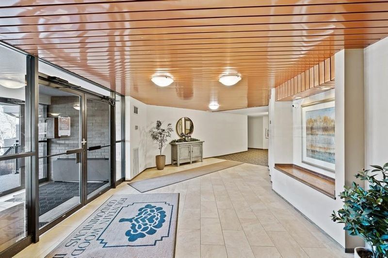 6670 Vernon Ave S #307, Edina, MN 55436