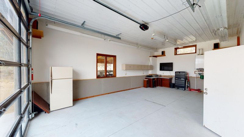 16814 S 2nd St, Galesville, WI 54630