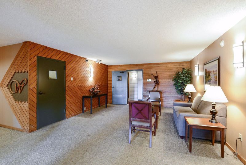 7520 Cahill Rd #122A, Edina, MN 55439