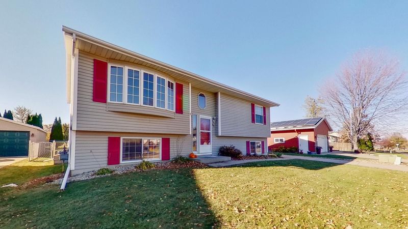 851 48th Ave NW, Rochester, MN 55901