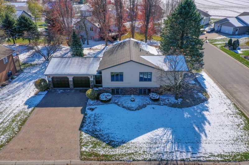115 Benson Dr, Lewiston, MN 55952