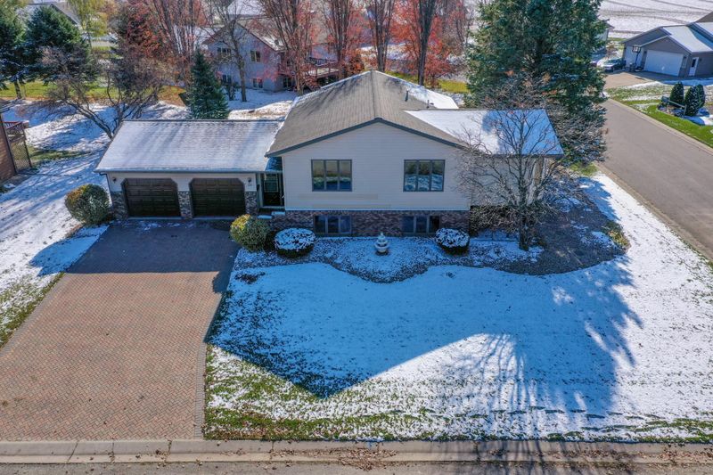 115 Benson Dr, Lewiston, MN 55952