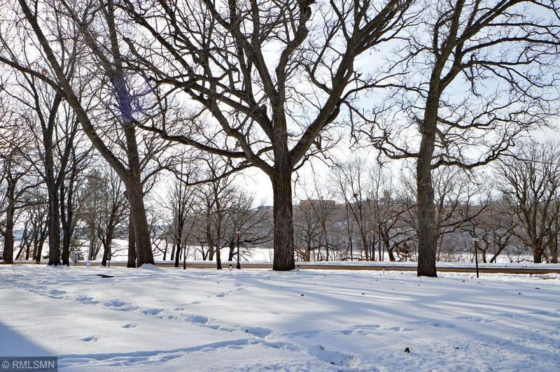 1002 Riverside Dr SE, Saint Cloud, MN 56304