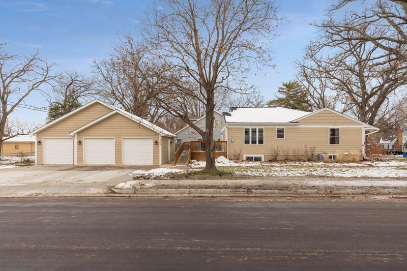 5740 York Ave S, Edina, MN 55410