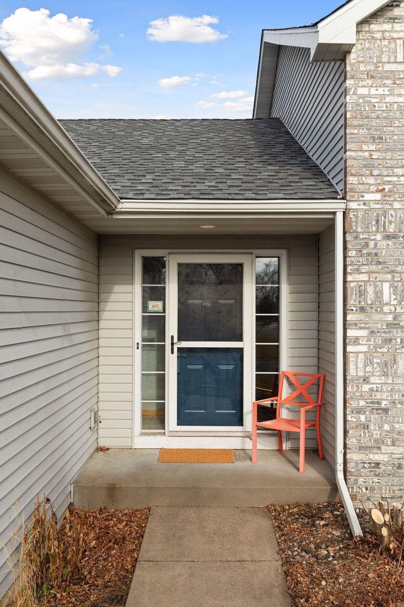 487 Robert Dr, Hastings, MN 55033