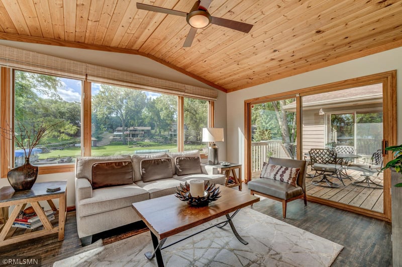 299 Maple Island Rd, Burnsville, MN 55306