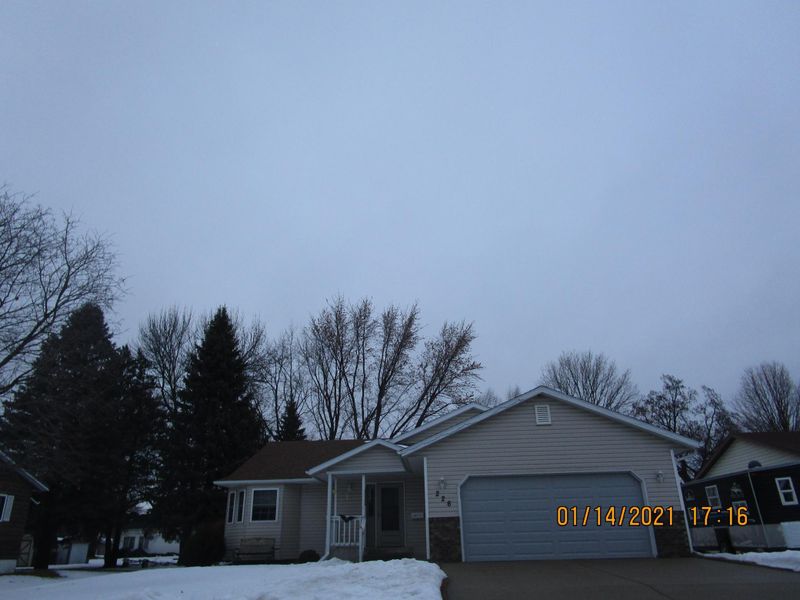 226 16th St SW, Owatonna, MN 55060