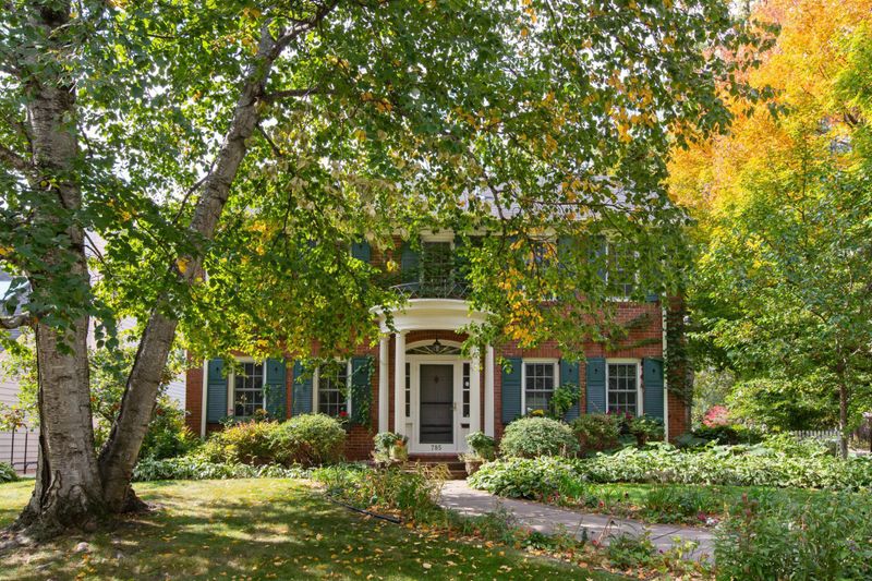 785 Ridge St, Saint Paul, MN 55116