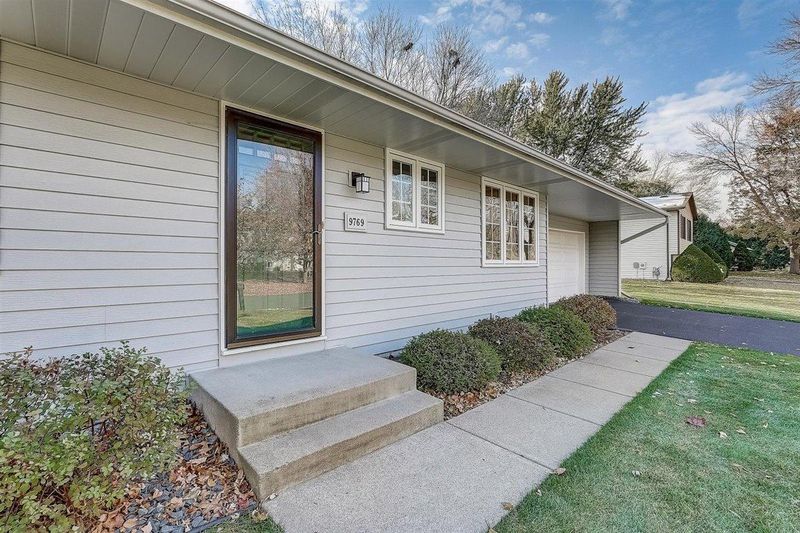 9769 105th Ave N, Maple Grove, MN 55369