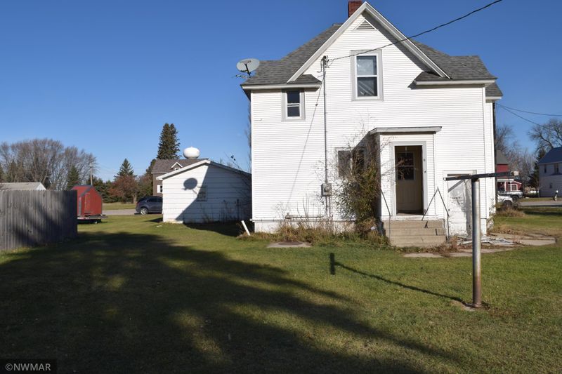 213 Washington Ave NW, Fertile, MN 56540