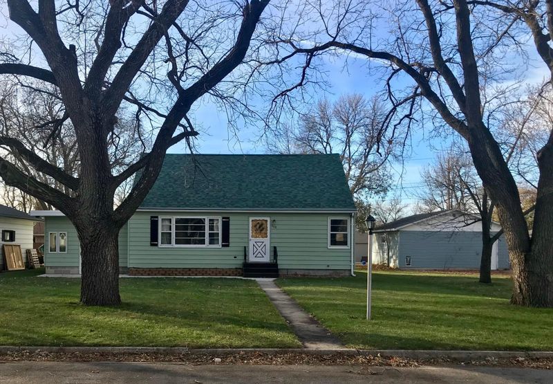 508 E Walnut St, Redwood Falls, MN 56283