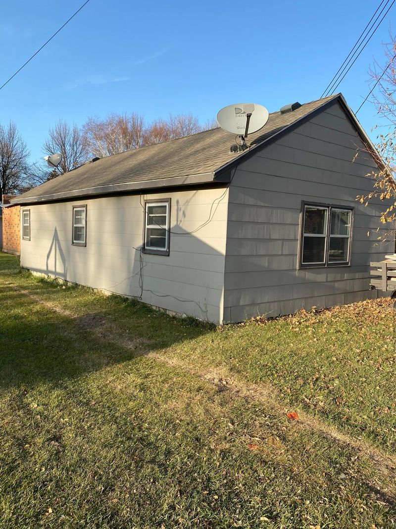 304 Squire Ave, Raymond, MN 56282