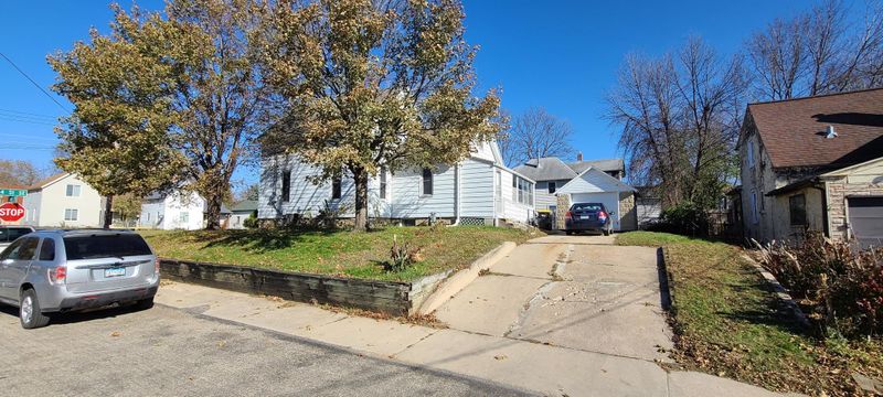 704 4th St SE, Rochester, MN 55904