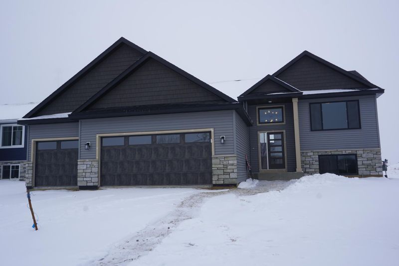 905 5th Ave NW, Kasson, MN 55944
