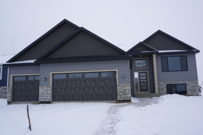 905 5th Ave NW, Kasson, MN 55944