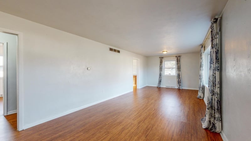 108 E 1st St, Elkton, MN 55933