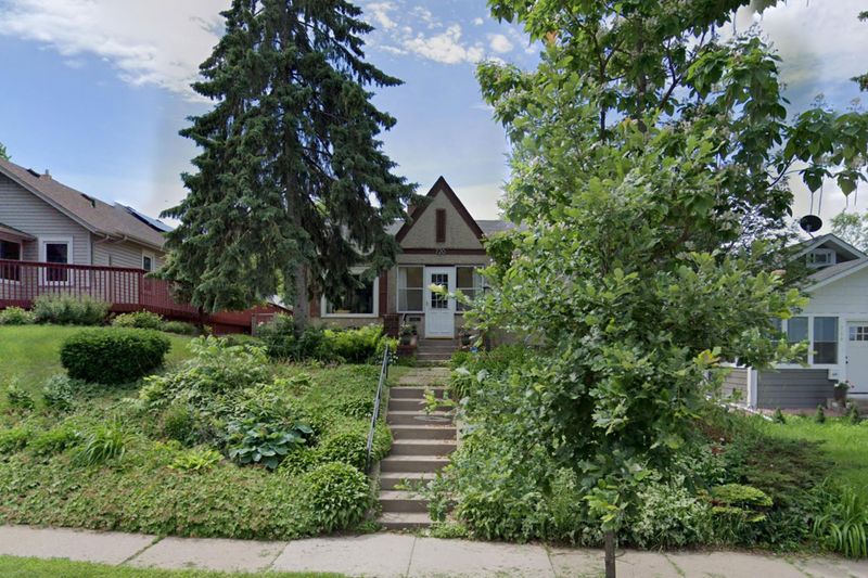 720 37th Ave NE, Minneapolis, MN 55421