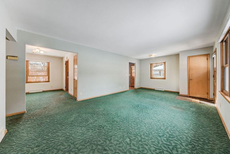 10225 Wentworth Ave S, Bloomington, MN 55420