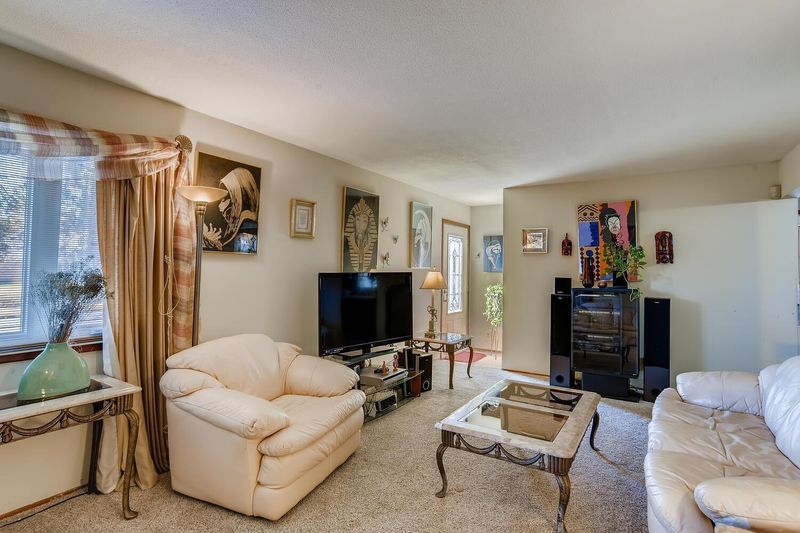 843 Central Ave W, Saint Paul, MN 55104