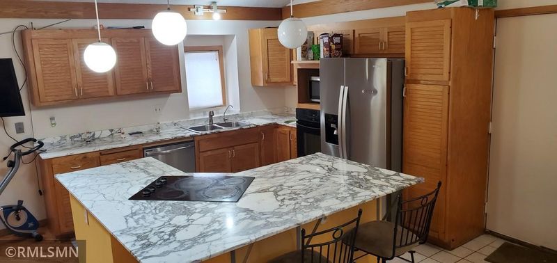 9879 Ilex St NW, Coon Rapids, MN 55433