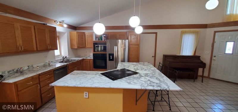 9879 Ilex St NW, Coon Rapids, MN 55433
