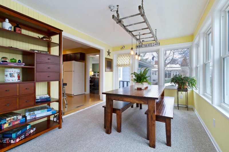 7800 Winnetka Heights Dr, Golden Valley, MN 55427