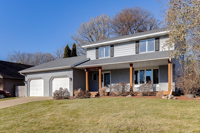 2277 Valley View Ave E, Maplewood, MN 55119