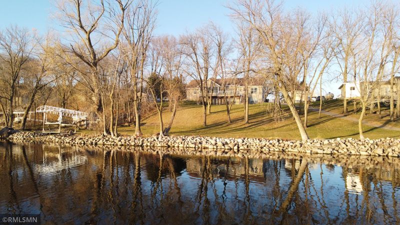 48941 N Shore Rd, Waterville, MN 56096