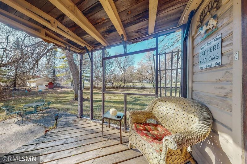 1011 E 205th St, Jordan, MN 55352