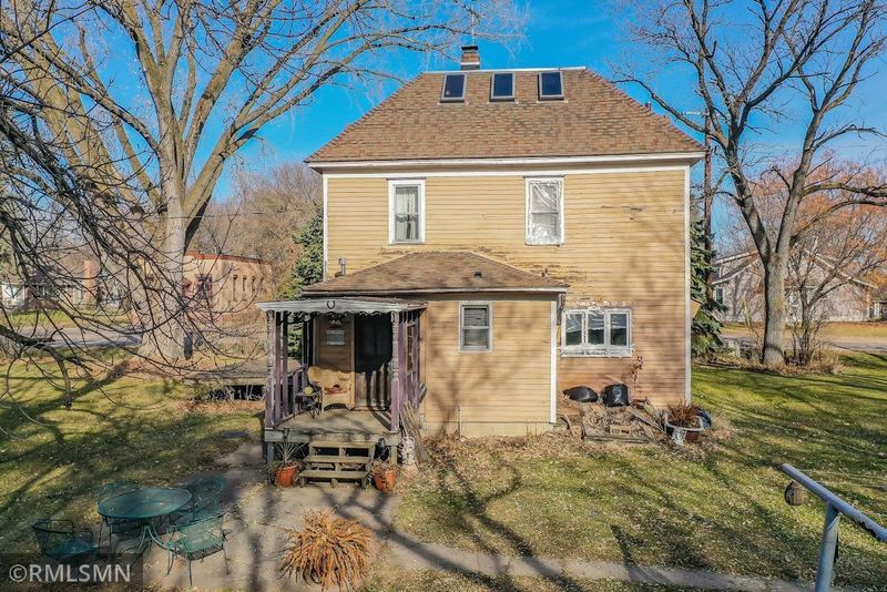 1011 E 205th St, Jordan, MN 55352