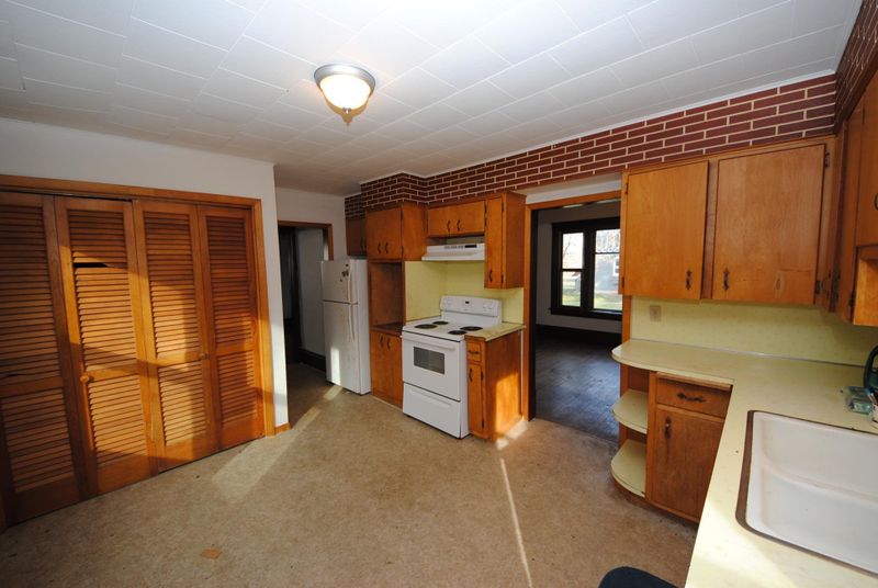 510 Main St, Knapp, WI 54749