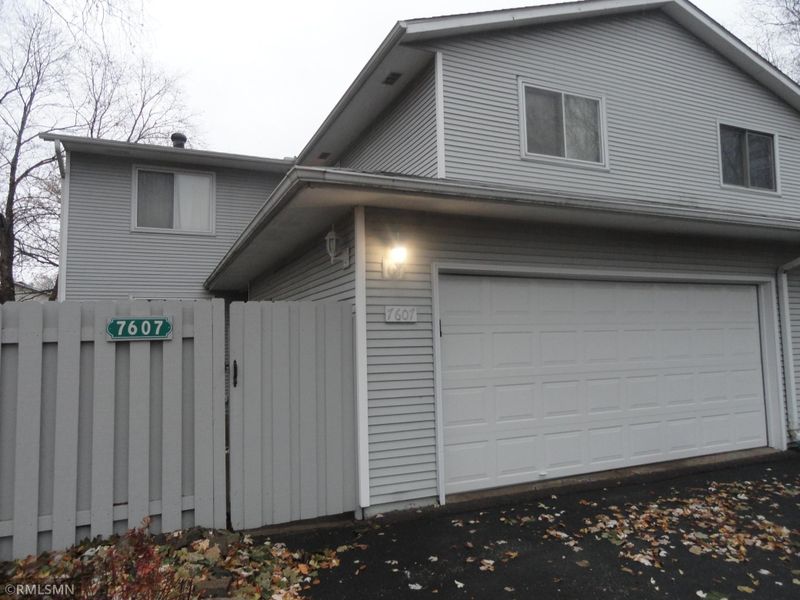7607 Rimbley Rd, Woodbury, MN 55125