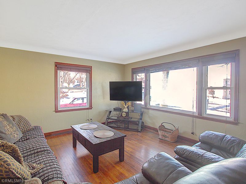 456 Idaho Ave W, Saint Paul, MN 55117