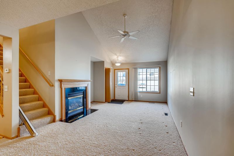 2184 Flamingo Dr, Shakopee, MN 55379