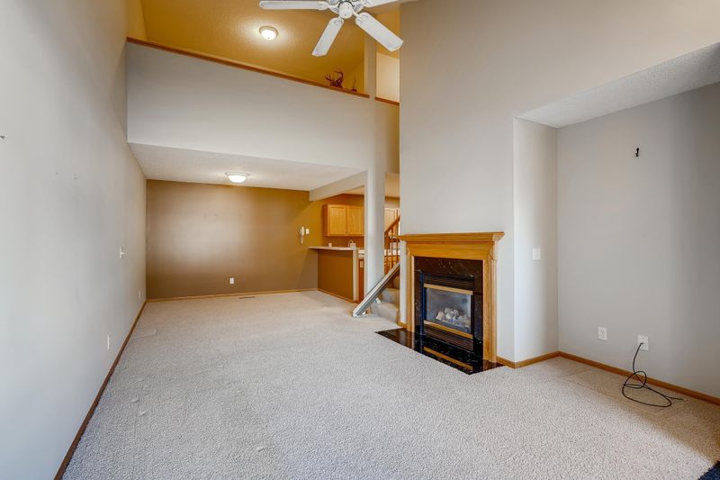 2184 Flamingo Dr, Shakopee, MN 55379