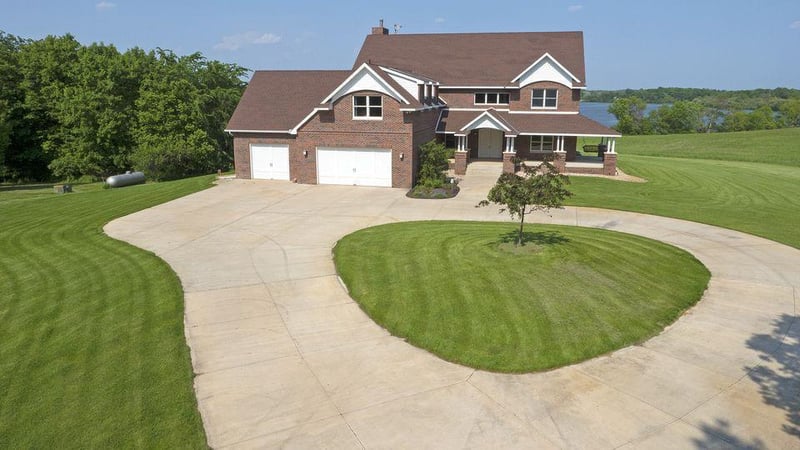 5690 60th St SW, Waverly, MN 55390