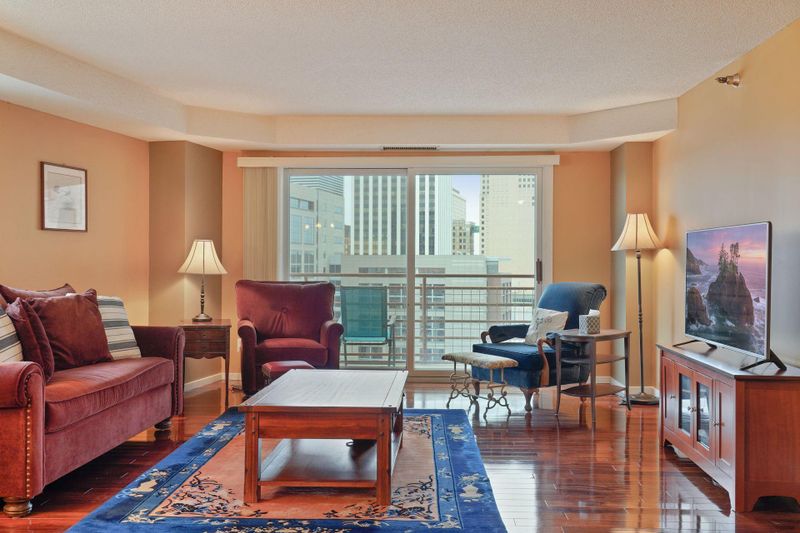 66 9th St E #1615, Saint Paul, MN 55101