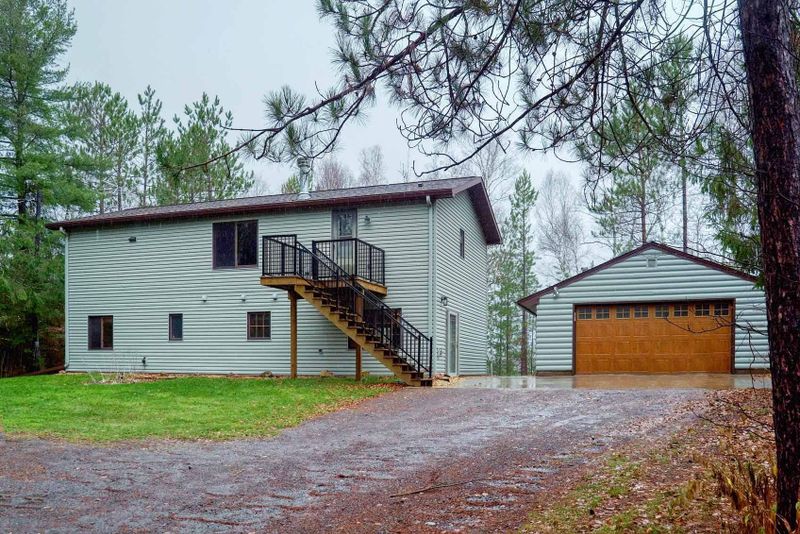 6085 Taft Rd, Duluth, MN 55803