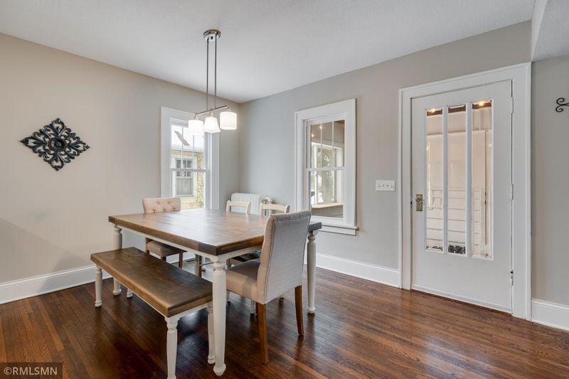 1876 Saint Clair Ave, Saint Paul, MN 55105