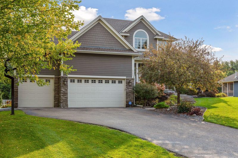 6085 Seamans Dr, Excelsior, MN 55331