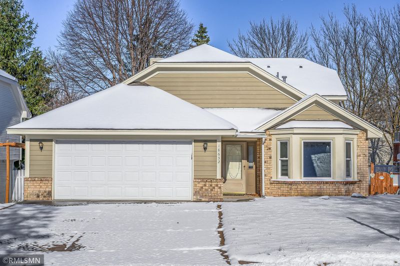 18632 Clear View Dr, Minnetonka, MN 55345